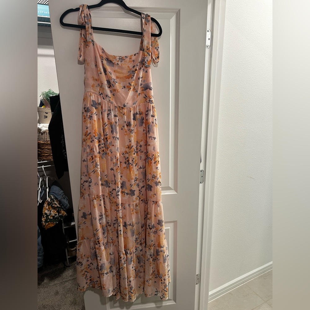 Lulu’s Floral Maxi Dress